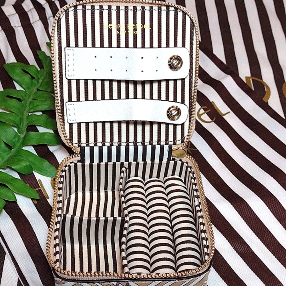 Rare Henri Bendel Flamingo travel jewelry case - Picture 2 of 10